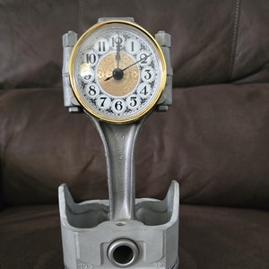 Real Car Engine Piston Clock – Arabic Numeral Desk Clock