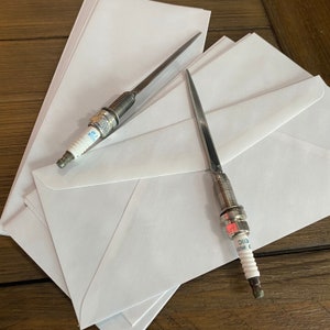 Abridor de cartas hecho a mano, abridor de cartas reutilizado de bujía, artículo de escritorio, cuchillo de carta abridor de sobres, cuchillo de bujía, suministros de oficina