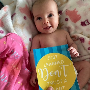 Cartes de jalon de bébé hilarantes et réalistes 10ct