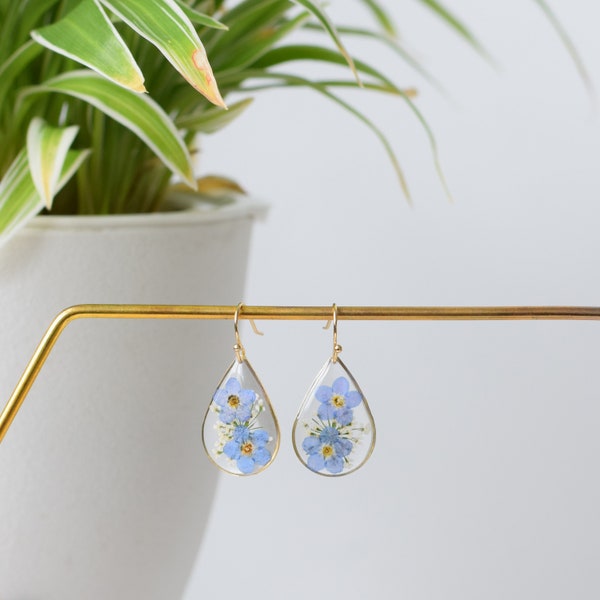 Oubliez-moi pas les boucles d'oreilles de fleurs séchées, boucles d'oreilles en résine époxy de fleurs pressées à la main, boucles d'oreilles pendantes, boucle d'oreille florale, cadeau parfait pour elle