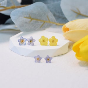 Forget me not dried flower earrings, handmade pressed flower epoxy resin earrings, blue or yellow cute floral earrings, perfect gift for her