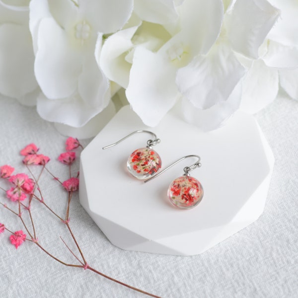 Dried flower earrings, handmade pressed flower epoxy resin earrings, dangle drop earrings, cute earring floral earrings,perfect gift for her
