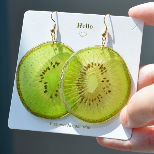 Boucles d’oreilles en vrai kiwi faites à la main, boucles d’oreilles en résine de fruits pressés, boucle d’oreille en goutte de fruits vrais, bijoux de fruits de déclaration, cadeau d’anniversaire pour elle