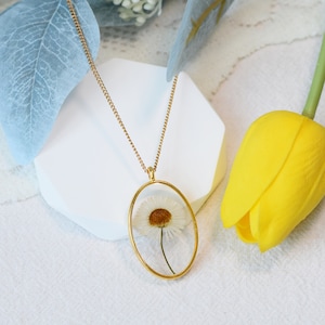 Daisy real flower necklace for women, pressed flower, resin necklace, dried flower jewellery gifts, birthday gifts for her, pendant necklace