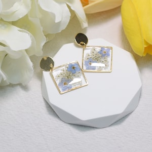 18K Gold Forget me not dried flower earrings, handmade pressed flower epoxy resin earrings, dangle drop floral earring, perfect gift for her