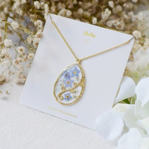 Forget me not real pressed flower necklace for women, resin necklace, dried flower jewellery gifts, birthday gifts for her, circle necklace