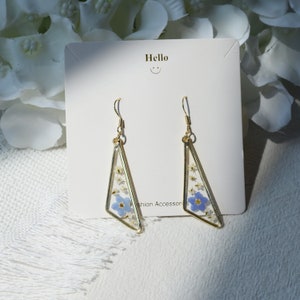 Forget me not dried flower earrings, handmade pressed flower epoxy resin earrings, dangle drop earrings, floral earring,perfect gift for her