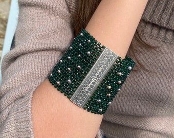 Pulsera de perlas de agua dulce y esmeraldas hecha a mano con cierre magnético de plata, brazalete de perlas y esmeraldas con cuentas, pulsera verde esmeralda