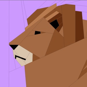 Puede incluir: Un león de papel artesanal marrón sobre un fondo morado. La cara del león está hecha de muchos triángulos y cuadrados pequeños.