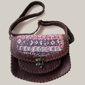 Leder Umhängetasche Banjara Frauen, Hippie Ledertasche, Ethno Schultertasche, handgemachte indische Tasche, Geschenkidee für Freundin