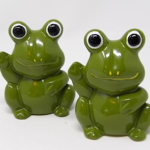 Vintage Tilso Japan Frog Salt & Pepper Shakers Set 4 1/4" H x 3 1/2" W