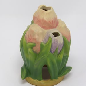 Vintage Floral Frog Floral Bouquet Shaped 4 3/4&quot; H x 3 1/2&quot; W Pink & Purple Flowers