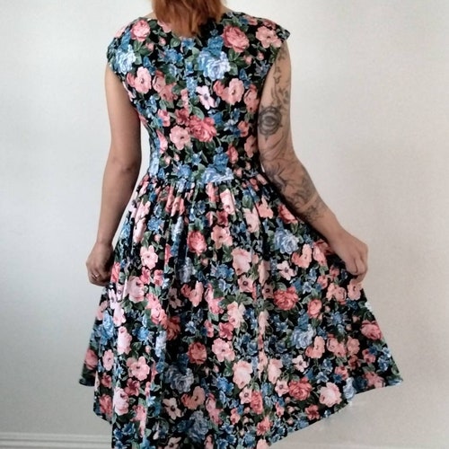 Item N 19. Summer cotton retro dress, shops size 8.
