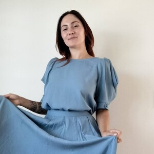 Simple blouse with not so simple sleeves, size 8. image 4