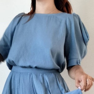 Simple blouse with not so simple sleeves, size 8. image 6