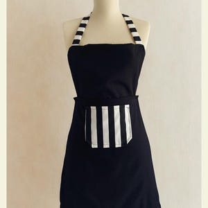 Black apron with striped pocket & neck ties – handmade kitchen apron with retro touch – Chef’s Stitch original design
