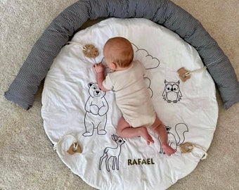 BABY PLAY MAT - fait à la main, personnalisé, avec broderie du nom de bébé