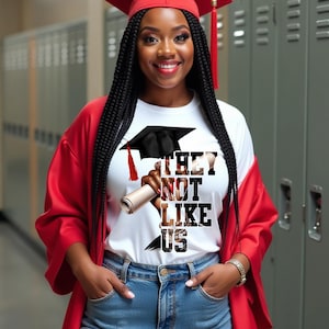No les agradamos PNG / Diseño de sublimación de graduación de mujer negra / Clipart de diploma / Descarga digital