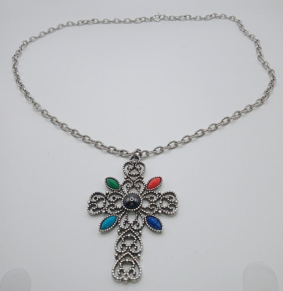 Avon Romanesque Silver Tone Cross Pendant Necklac… - image 5