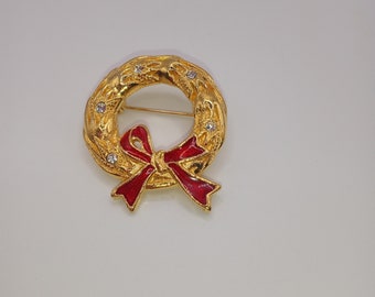 Christmas Holiday Gold Tone Rhinestone Wreath with Red Enamel Bow Brooch/Pin Unsigned