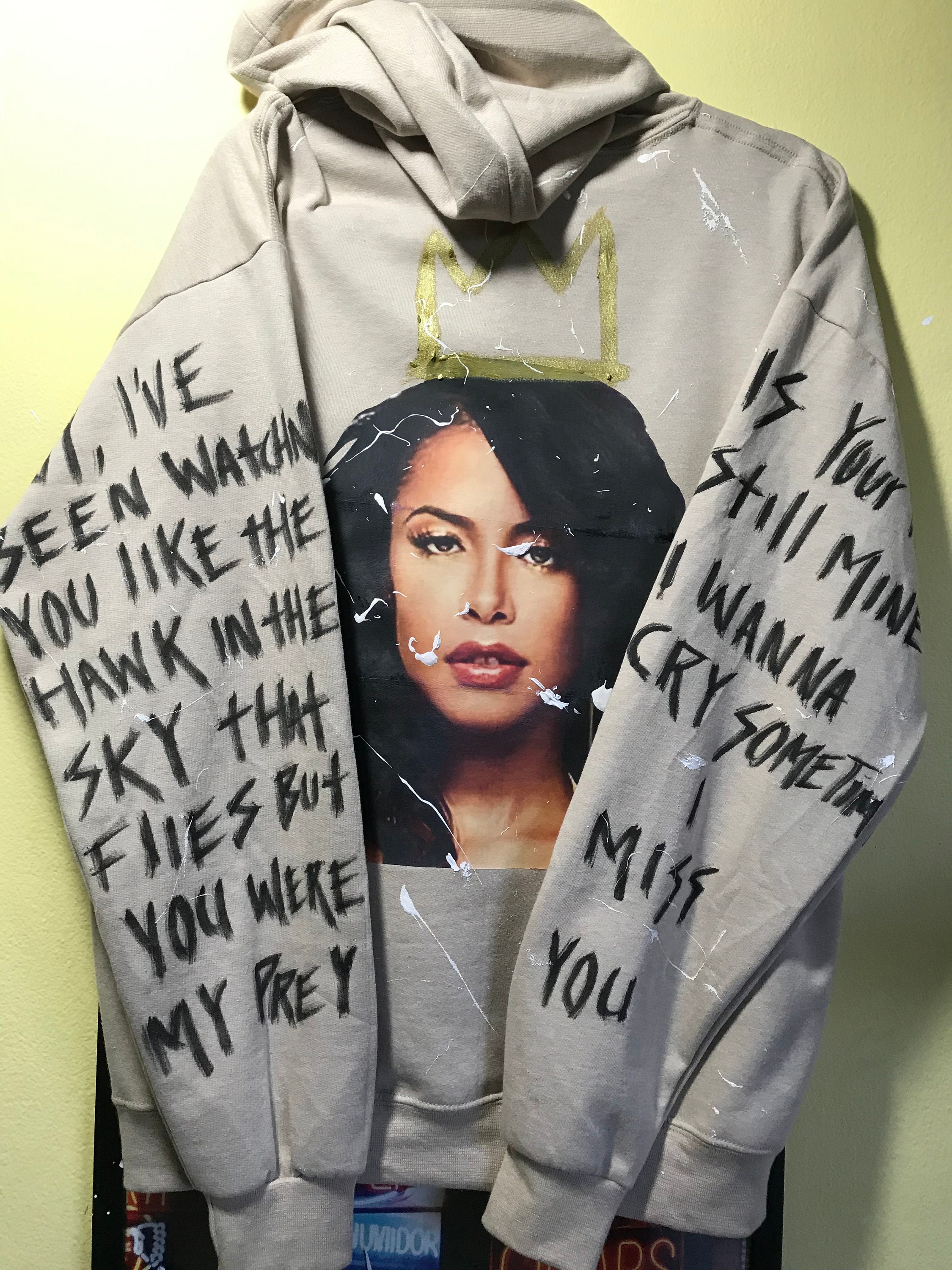 Aaliyah hotsell pullover hoodie