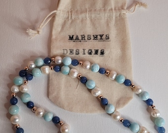 Collar de jade azul y hemimorfita: perla de agua dulce, relleno de oro rosa de 14 k