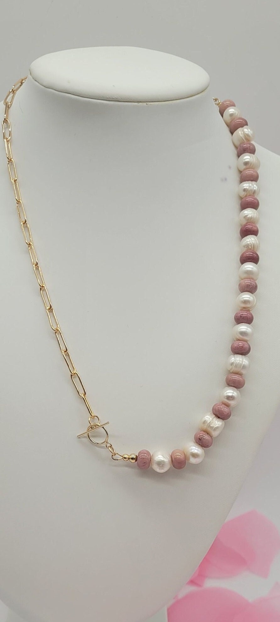 Collar de perlas de rodocrosita rosa: cadena de clip chapada en oro de 14 k