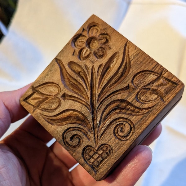 Hand carved wooden cookie stamp with cutter. Springerle mold, gingerbread mold with folk art tree of life design with flowers