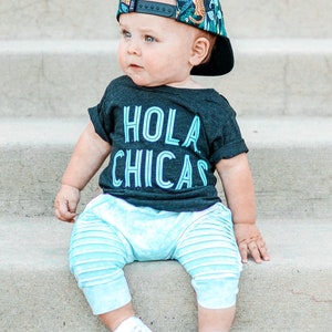 HOLA CHICAS T-shirt för småbarn, baby t-shirts för pojkar, pojkkläder, hola-tröja för pojkar 2t 3t 4t, babykläder för pojkar, spanska barntröjor för pojkar bild 3