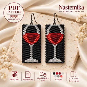 Może przedstawiać: Para prostokątnych kolczyków z koralików z grafiką kieliszka do wina w kolorach czerwonym, białym i czarnym. Projekt zawiera tekst PDF PATTERN EVEN PEYOTE oraz Nastemika BEAD PATTERNS. Wymiary 6,1 x 3 cm, użyto 7 kolorów koralików Miyuki Delica 11/0.