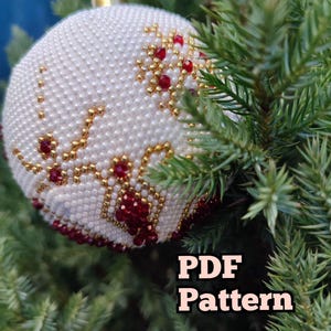 Схема бисера PDF сверкающие шарики 2,76 дюйма - Новогодние украшения крючком PDF. Белые, красные, золотые бусины