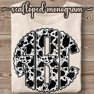 Monograma festoneado con estampado de vaca, alfabeto redondo, iniciales circulares, estilo azteca, estilo country y de caza, camisetas, tazas, sudaderas y gorras.