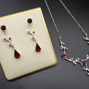 Crystal Vine Bridal Jewelry Set: Silver Teardrop Necklace & Earrings