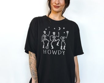 Howdy Dancing Skeletons, Disco Cowgirl, Western Halloween, Tshirt Comfort Colors, Cowgirl Halloween, Retro Disco Ball, Witchy Clothing