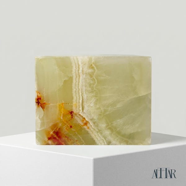 Hand-Carved Onyx Funeral Urn: Natural Stone Memorial Keepsake