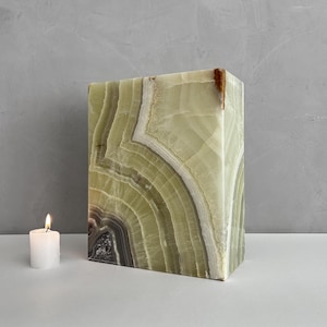 Elegant Natural Onyx Cremation Urn, Individual Urn for Ashes, Handcrafted Memorial Urn for Loved Ones, Timeless Natural Stone Urn.
