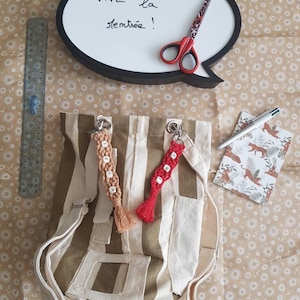 Porte-clés personnalisé pour cartable, trousse, fourniture, sac bébé, idée cadeau original, prénom en macramé, fait main, rentrée scolaire