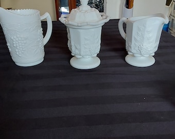 ヴィンテージ ウェストモアランド ミルクグラス ブドウの木柄 3 個