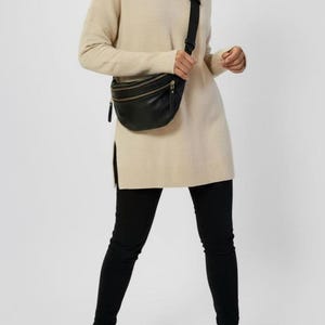 Handmade Cow Leather Crossbody Fanny Pack: Dual Zipper Travel Pouch image 3