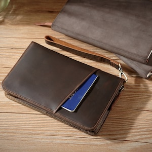 Cartera de pasaporte personalizada de cuero de grano superior, tarjetero familiar con protección RFID y cremallera YKK, regalo de cuero premium.