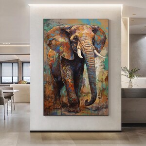 Puede incluir: Una pintura abstracta colorida de un elefante con un fondo texturizado. El elefante est&aacute; pintado en tonos de marr&oacute;n, azul y verde. El fondo es una mezcla de marr&oacute;n, azul y verde.