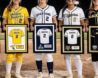 Stampa personalizzata con cornice per maglia da softball: regalo per la serata degli anziani - Cornice da 18 x 24 pollici - Premio striscione da baseball