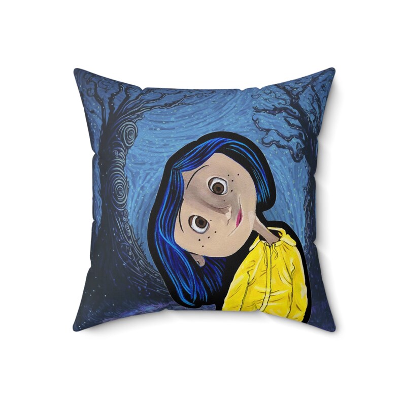 Almohada de interior inspirada en Coraline, funda y cojín 100 % poliéster, decoración Coraline, almohada decorativa imagen 4
