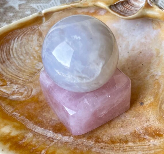 ブルーローズクォーツクリスタルスフィア - 心を落ち着かせる石 (40-45