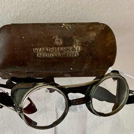 vintage saniglas safety glasses Gem