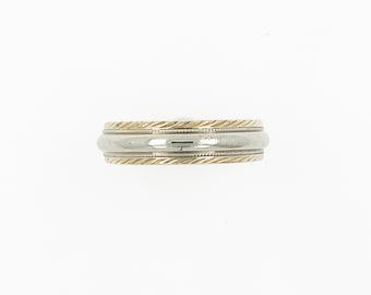 Antique Two-Toned Band in 14k Gold