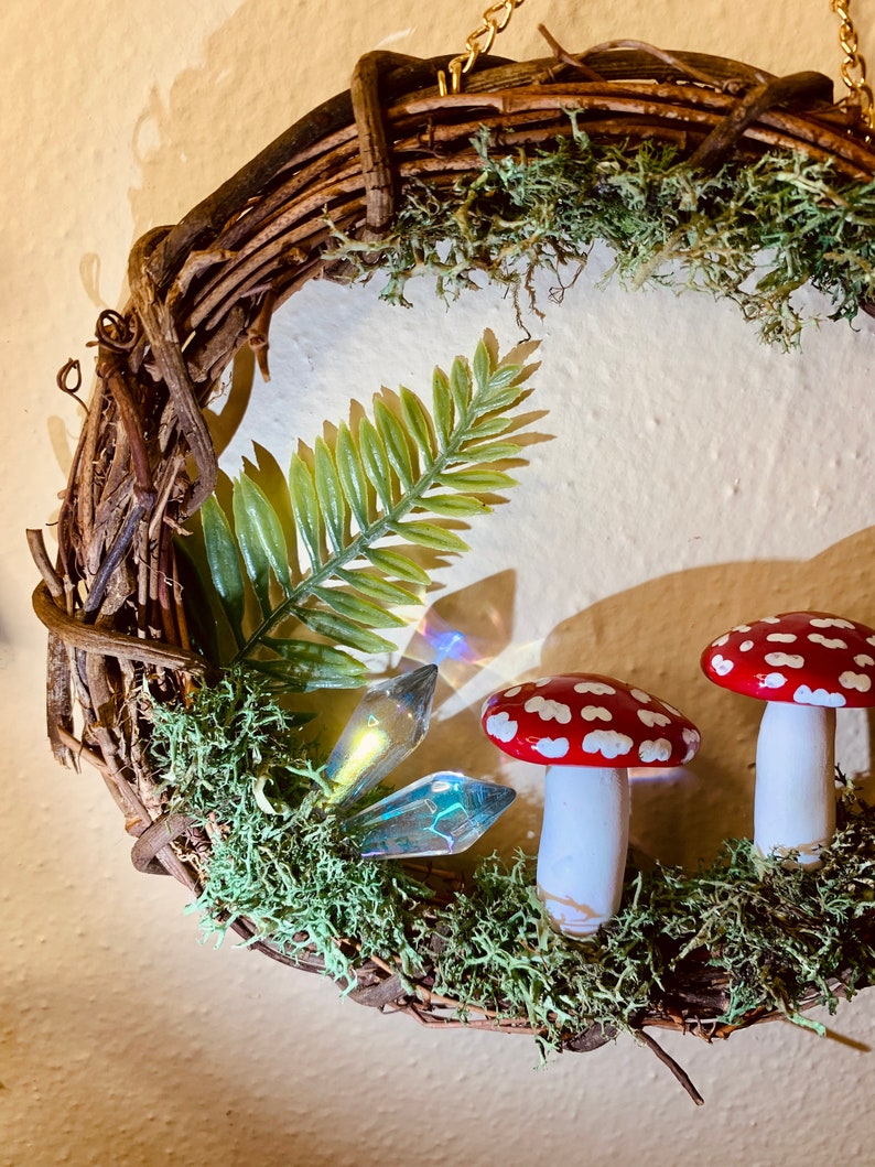 Couronne de cristal faite main de forêt de champignons moussus Décoration unique Portail des fées image 5