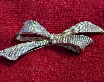 VINTAGE Estate Signed CORO Gold Tone Bow Brooch