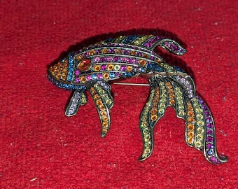 Vintage Heidi Daus Multi-Colored Crystal Beta Fish Brooch Collectable