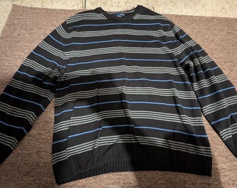 Vintage Basic Editon Sweater Size Large